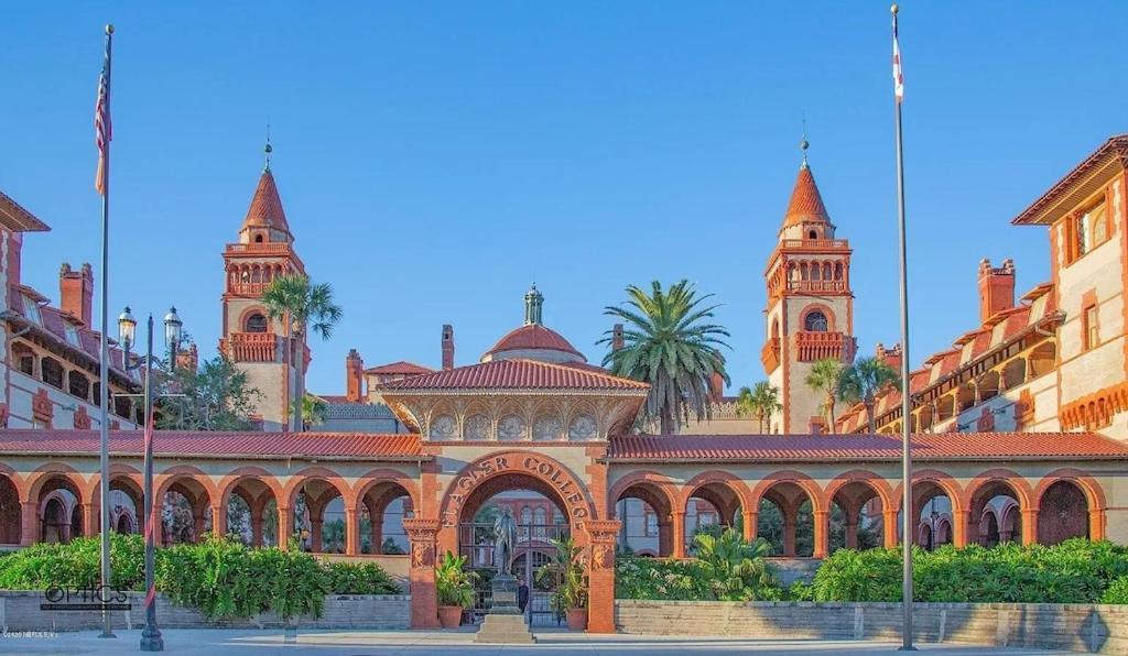 Вилла Chic Retreat In Downtown St Augustine Сент-Огастин Экстерьер фото