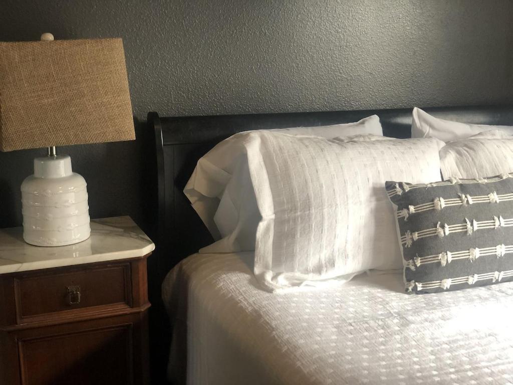 Вилла Chic Retreat In Downtown St Augustine Сент-Огастин Экстерьер фото