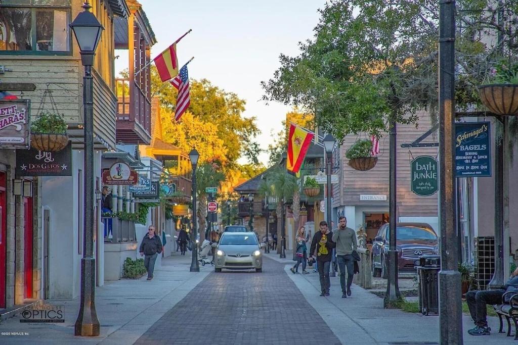 Вилла Chic Retreat In Downtown St Augustine Сент-Огастин Экстерьер фото