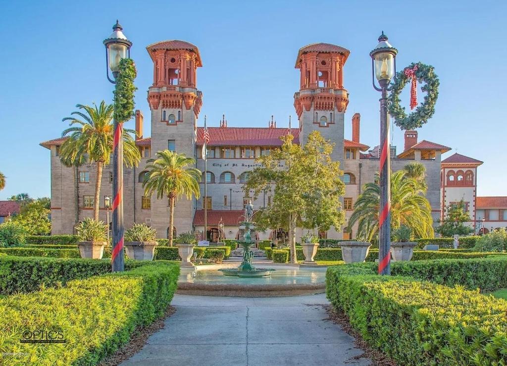 Вилла Chic Retreat In Downtown St Augustine Сент-Огастин Экстерьер фото